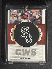 luis-robert__chicago-white-sox__patch__commemorative-patch__front.webp